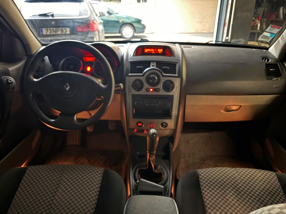 Renault Megane 1.4 Dinâmic 60 mil kms NOVO