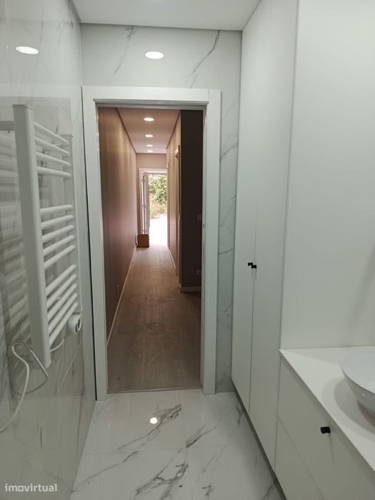 Excelente Oportunidade de Negócio ! Moradia T2 com cave em Pedroso