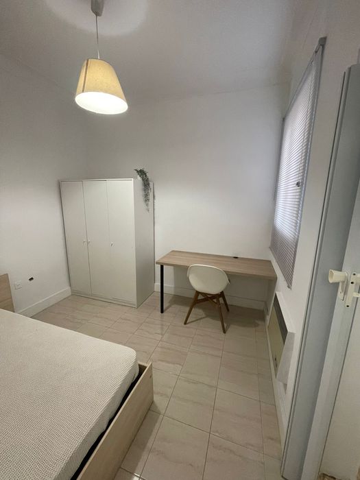 Quarto com casa de banho privativa - PORTO