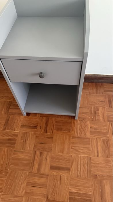 Mesa de cabeceira Ikea