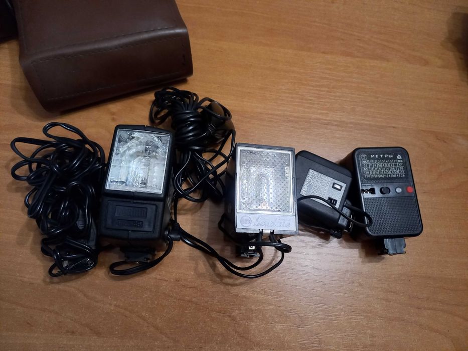 Sprzedam stare aparaty plus lampy