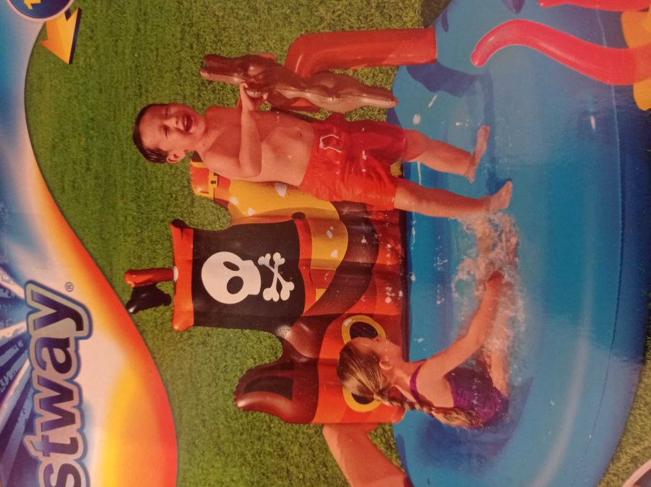 Piscina Bestway insuflável com jogos