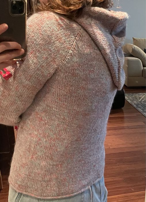 Sweter handmade z kapturem ręcznie robiony z mieszanki z merino  (s/m)