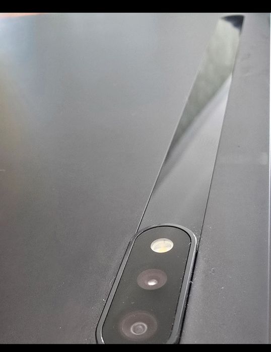 Galaxy Tab S8 com capa reclado e touchpad