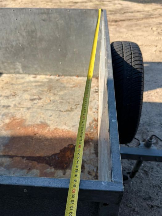 Reboque-Atrelado- Medidas 1.12 ) comprimento  medida 1.50 largura.