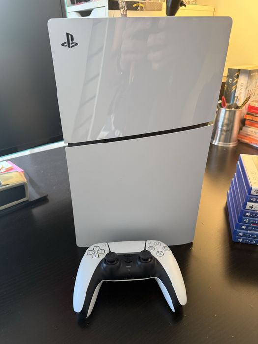 PlayStation 5 + 8 jogos