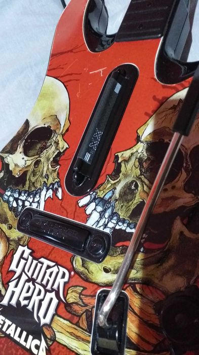 Guitar hero modificada com pico usb. PS3 e PC Clone Hero