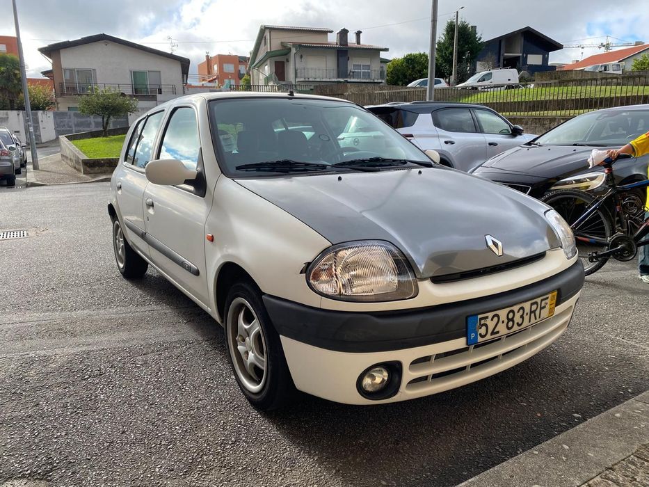 Renault Clio 2022 — photo 2
