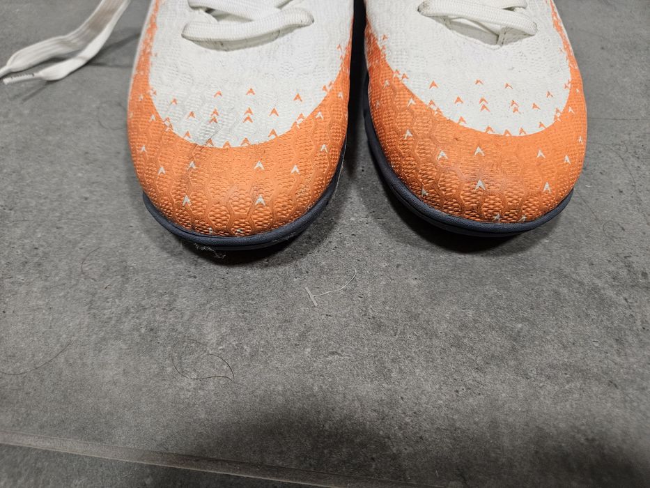 Turfy korki huari 44