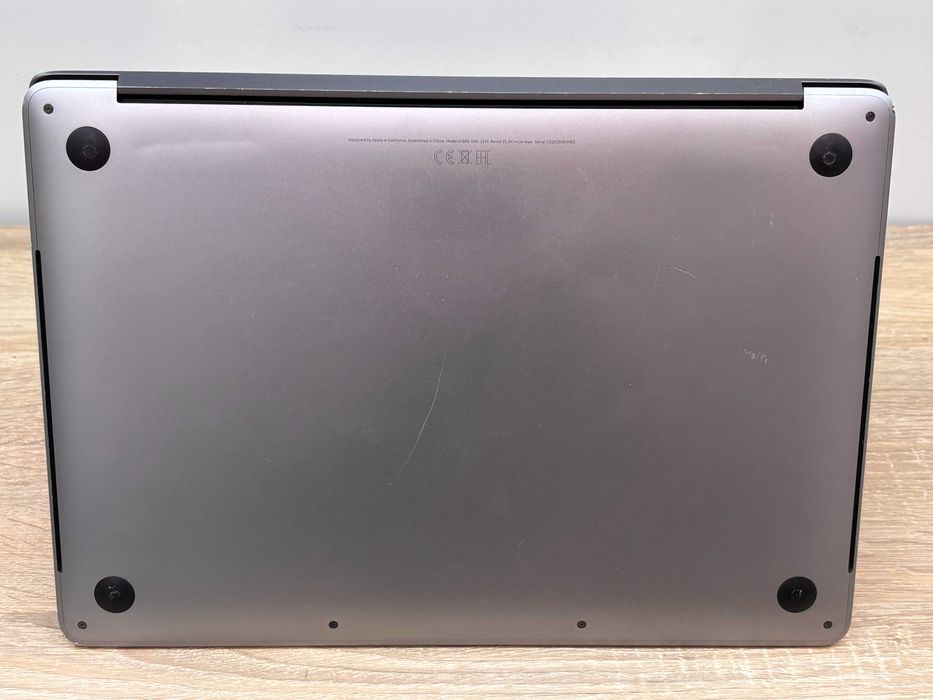 Macbook Pro 13" A1989- 16/256GB/Intel i7 - Touchbar - nowa bateria