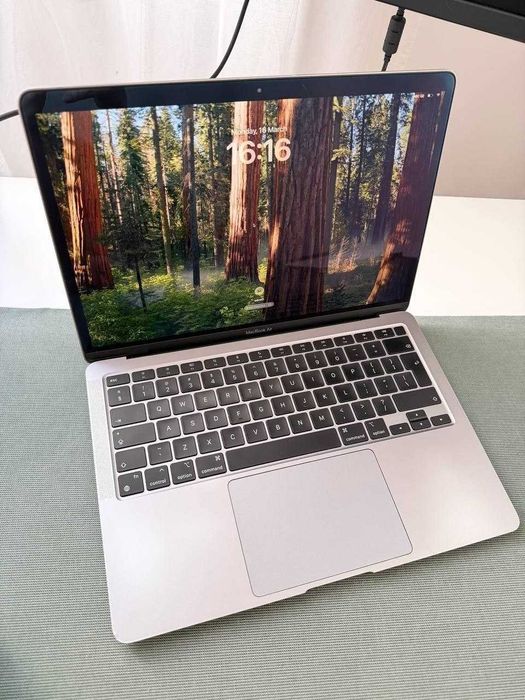 MacBook Air M1, 2020