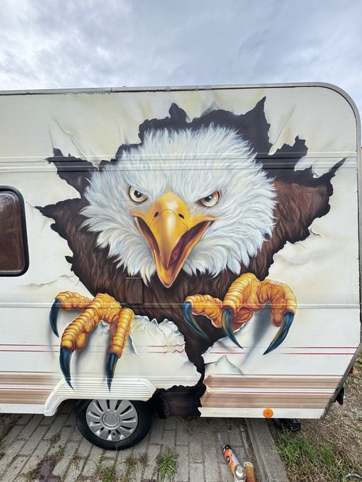 Murale reklamowe, wizerunkowe malowanie ścian biur i firm, graffiti