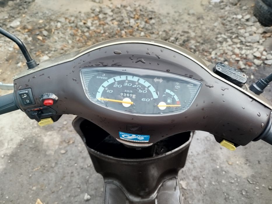 Породам скутер Honda tact