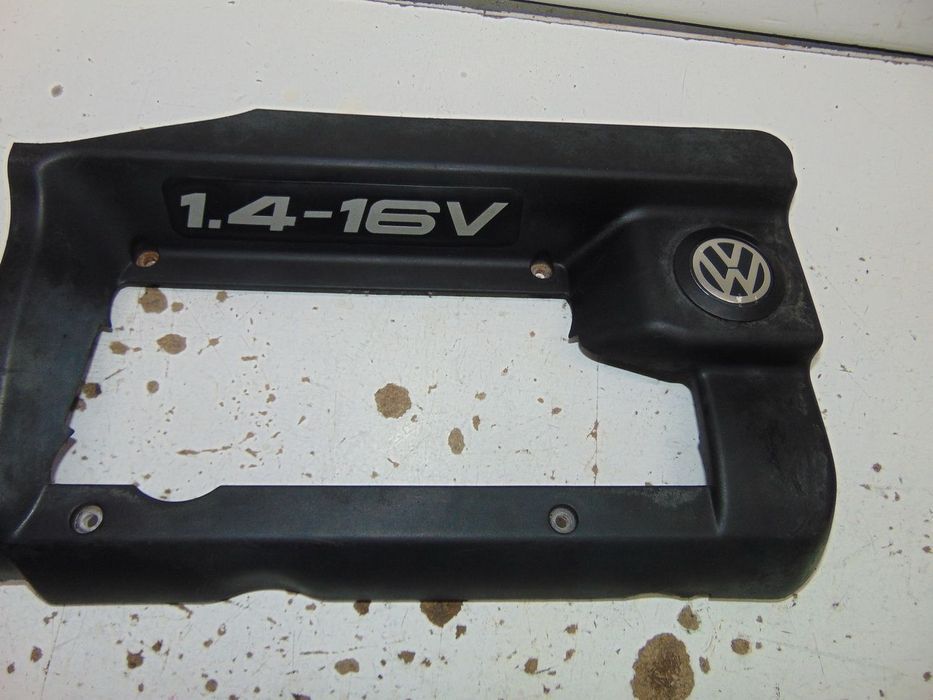 VW Golf iv tampa do motor " usado em bom estado