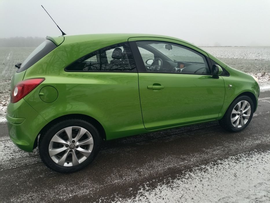 Opel Corsa 1,4 REZERWACJA