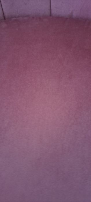 Cadeirão rosa pés dourados