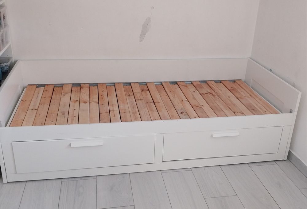 Cama individual ou dupla + 2 colchões