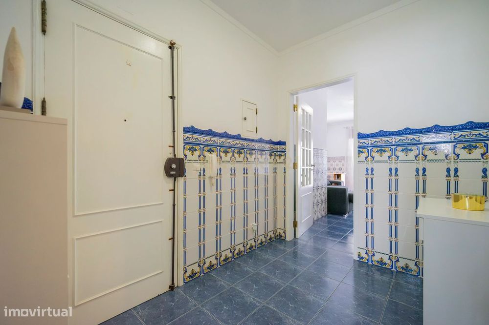 Apartamento T2 no Centro de Olhão, perto da Av. Dr. Bernardino da Silv