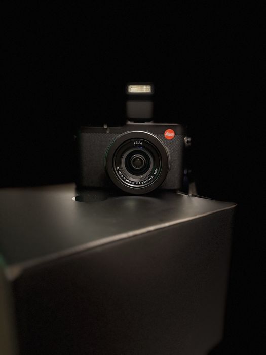 Leica D-Lux 8 професійна камера