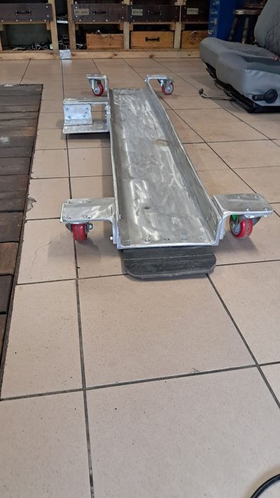 Platforma motocyklowa manewrowa, najazd rampa