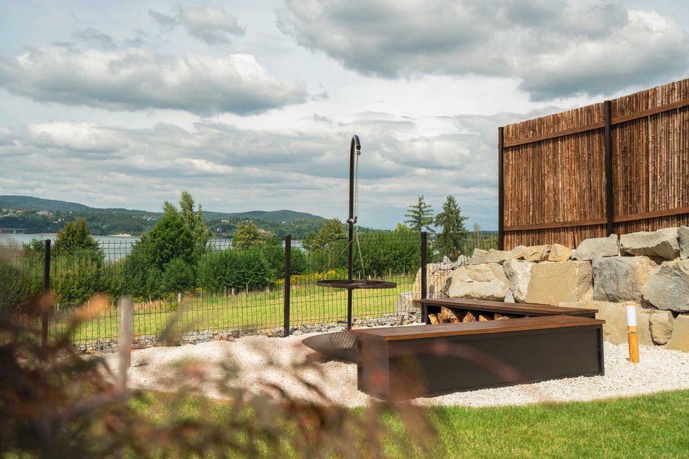 Domek z prywatną balią i widokiem na jezioro