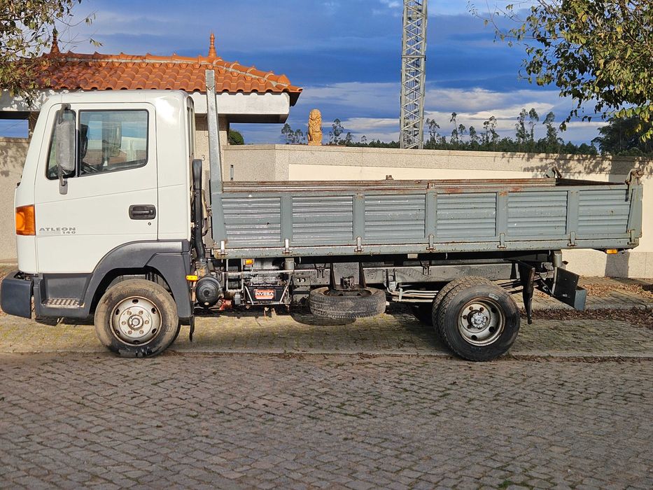 Camião Nissan Atleon 140 7000kg