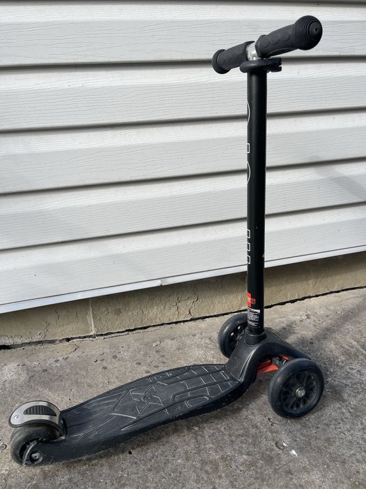 Самокат Micro Maxi Deluxe 5 - 12 років Швейцарія розкладний