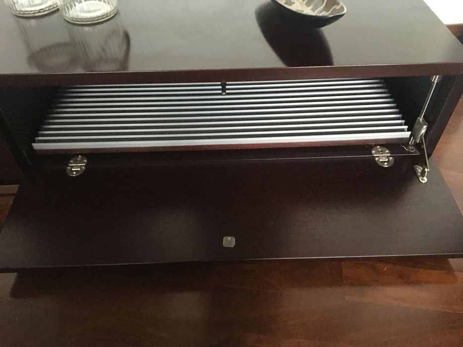 Conjunto móveis sala TV e cristaleiras madeira wengué