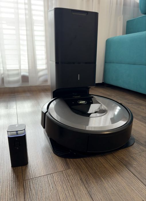 iRobot Roomba i7 + stacja + bariera