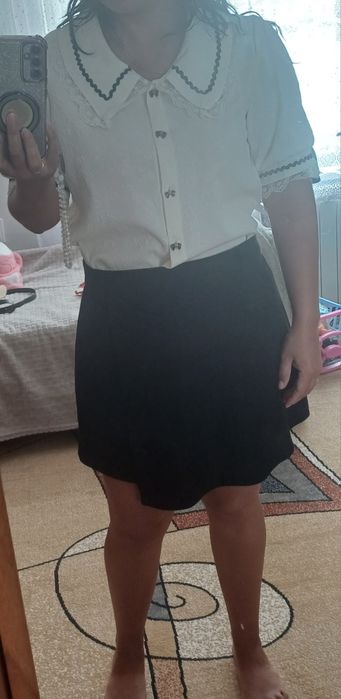 Жіноча елегантна біла блуза