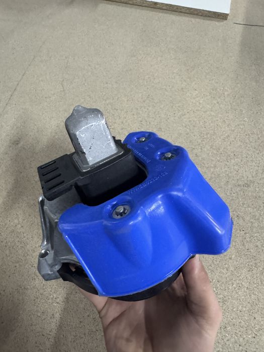 Опора двигуна  подушка  мотора bmw g87 g80 g82 g83 s58 бмв г80 г87 г82