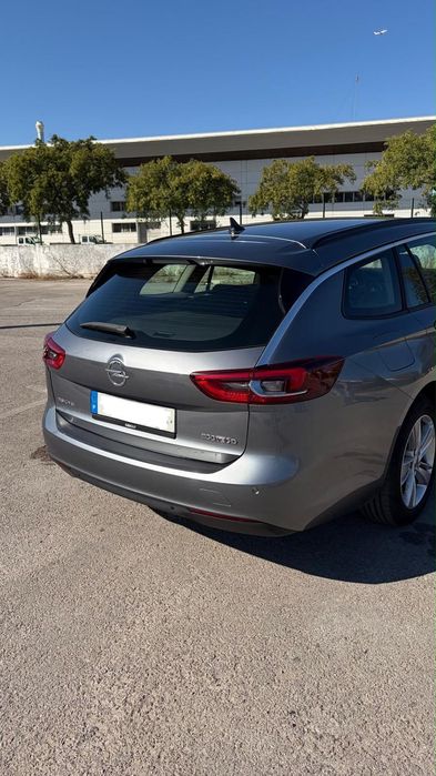 Opel insignia 1.6 ECOTEC D Sports tourer — photo 2