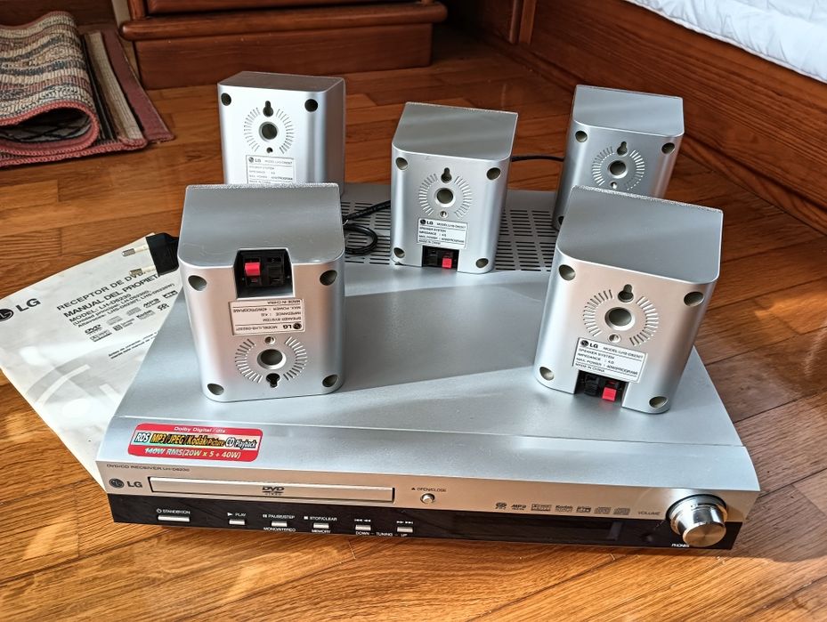 Colunas LG Model LHS-D6230T
