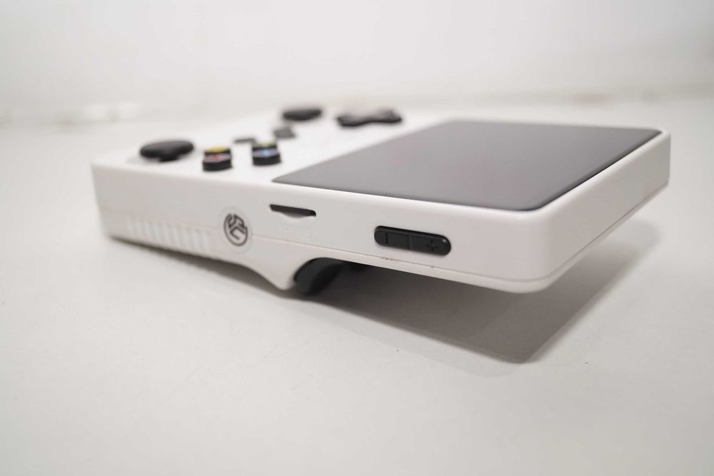 1563 Konsola do gier retro R36S biała