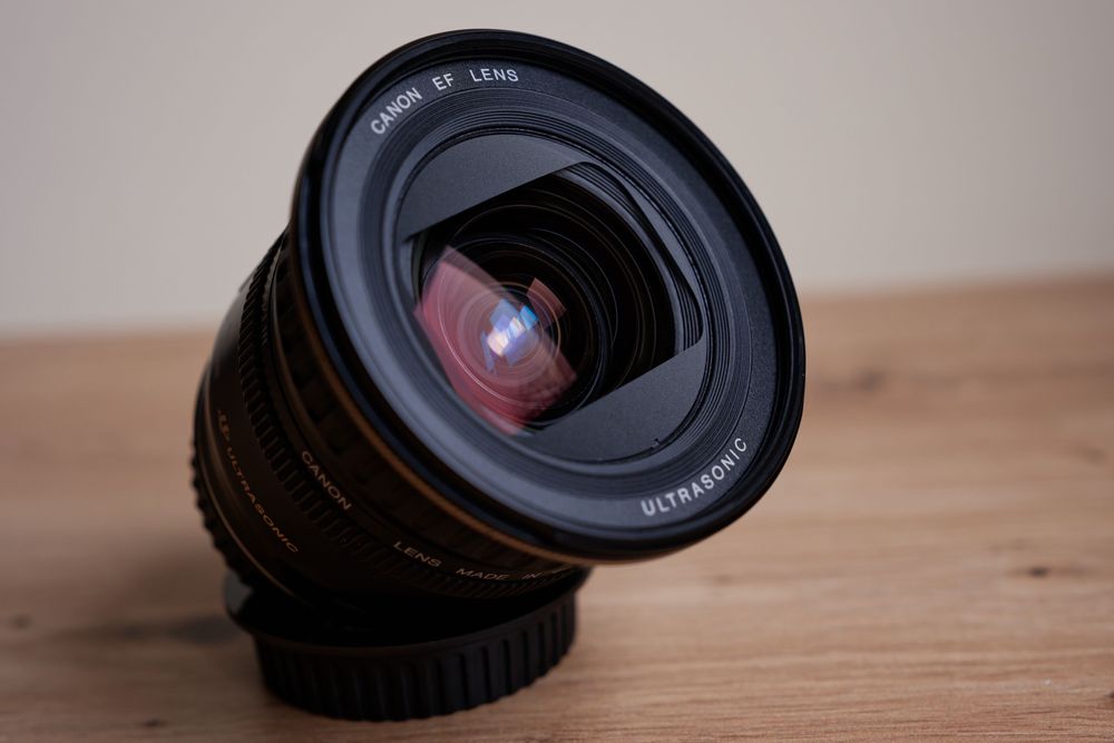 Obiektyw Canon EF 20-35mm f/3.5-4.5 USM + UV Hoya