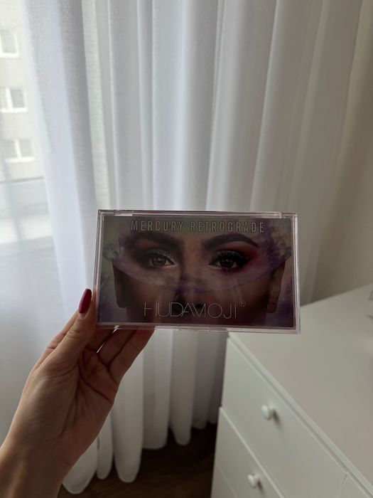 Huda beauty mercury retrograde eyeshadow palette палетка тіней