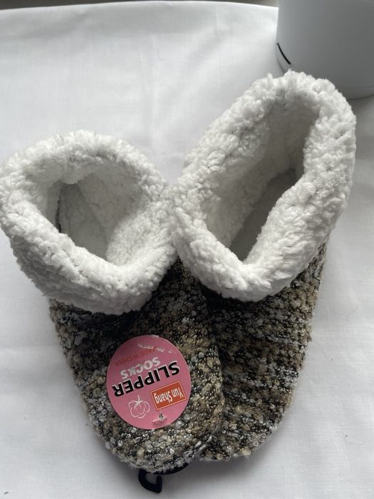 Домашні   капці/чуні    на підошві