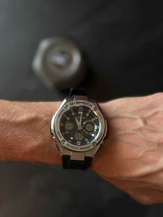 Часы Casio G-SHOCK