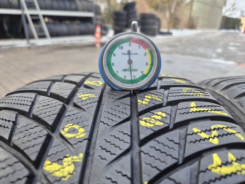 Bridgestone Blizzak LM001 225/40r18 92V Rant ochronny N4592
