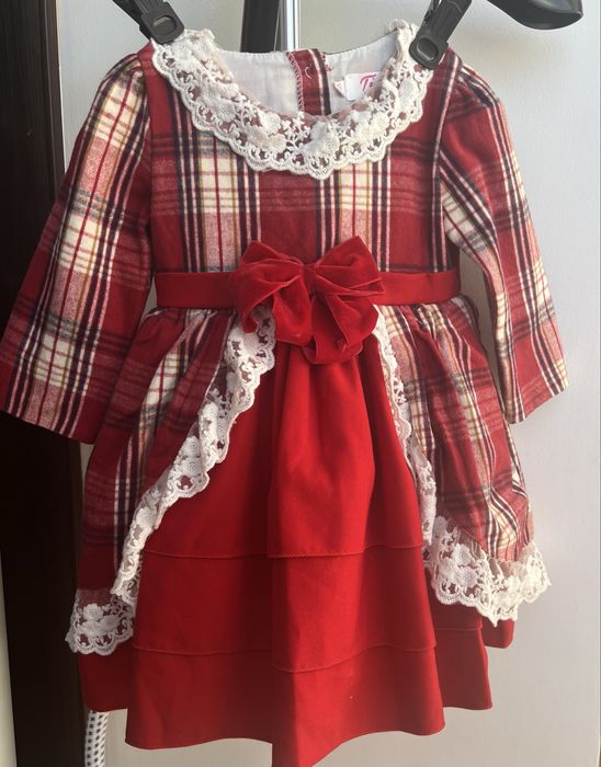 Сукня святкова в клітинку