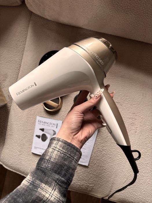 Szuszarka do włosów Remington ThermaCare PRO 2400