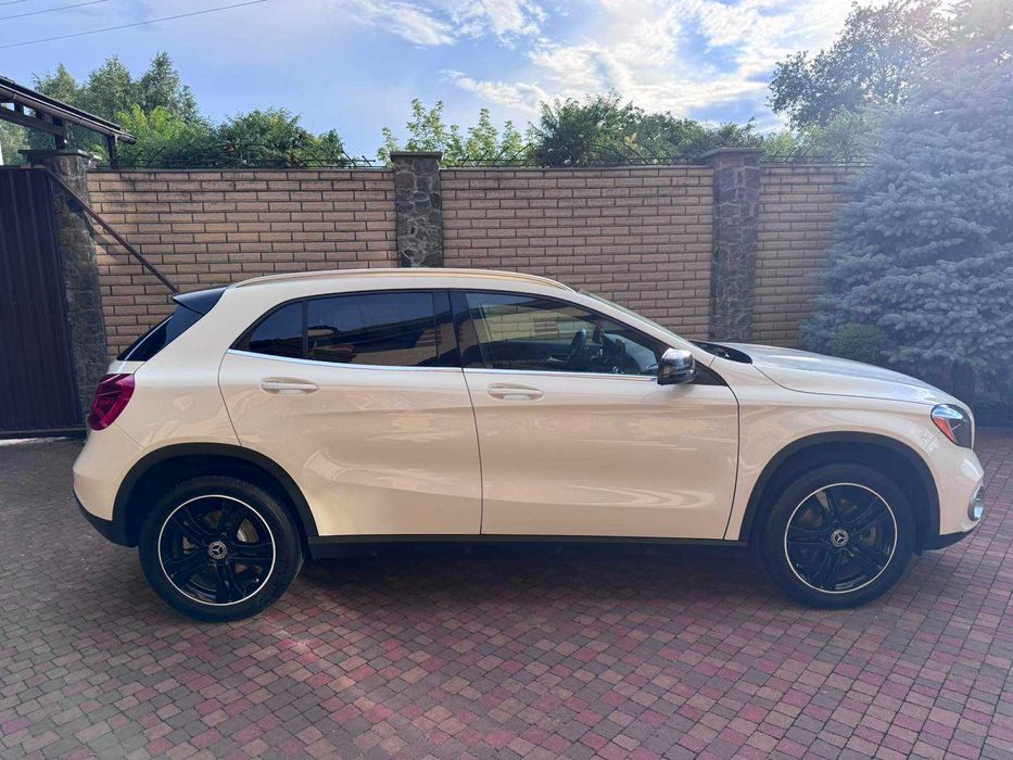 Продам авто Mercedes GLA250 2018 модельний рік