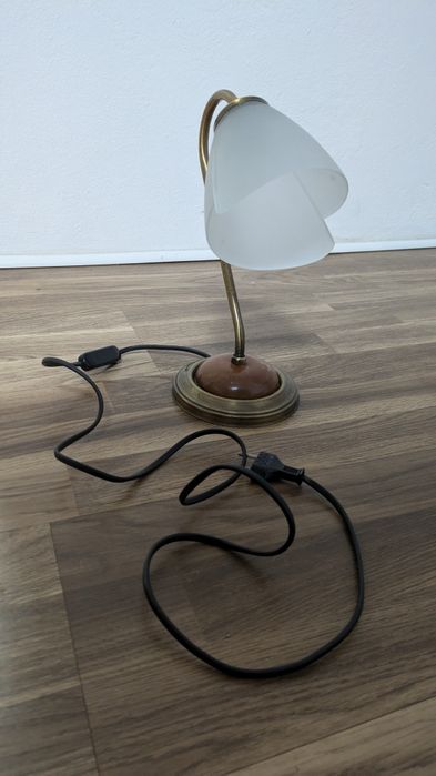 Conjunto de candeeiro de tecto e mesa