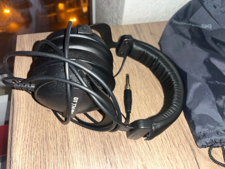 Beyerdynamic DT 770 PRO 32 Ом - професійні навушники