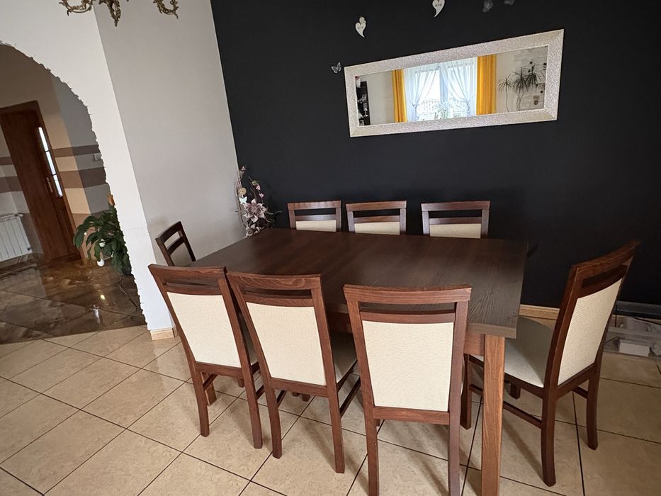 Sprzedam stół z krzesłami