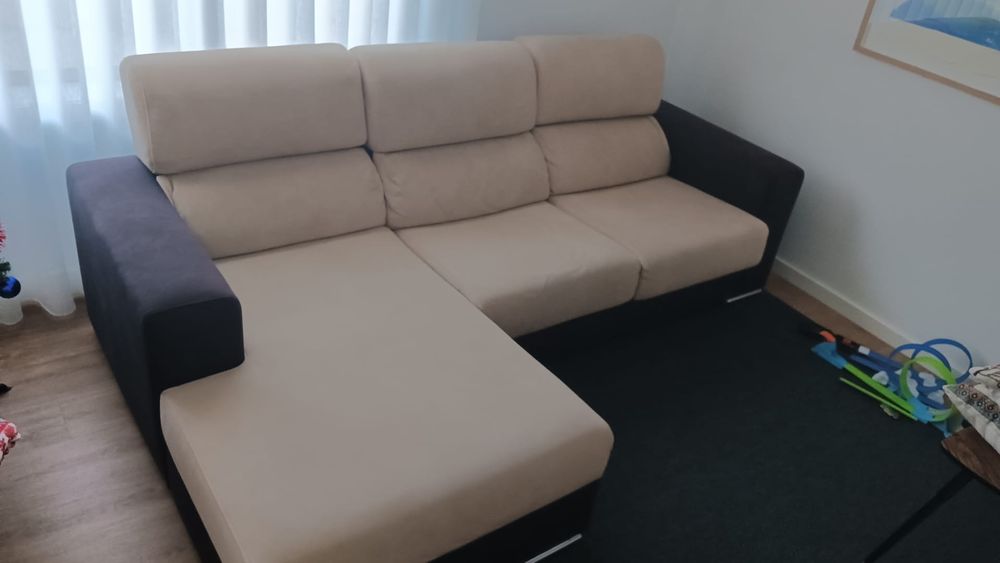 Sofá bege e castanho