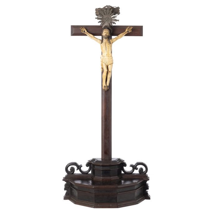 Matéria nobre - Crucifixo cingalo-português - Século XVII