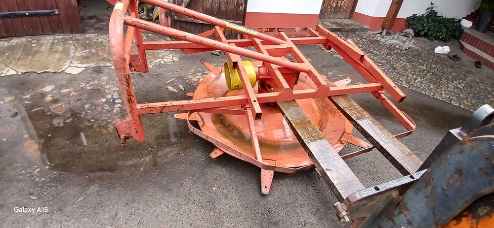 Rowniarka do pryzm rozgarniacz do kopców