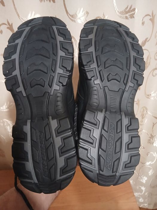 Фірмові шкіряні кросівки  Skechers  46 р.  30 см. Оригінал.