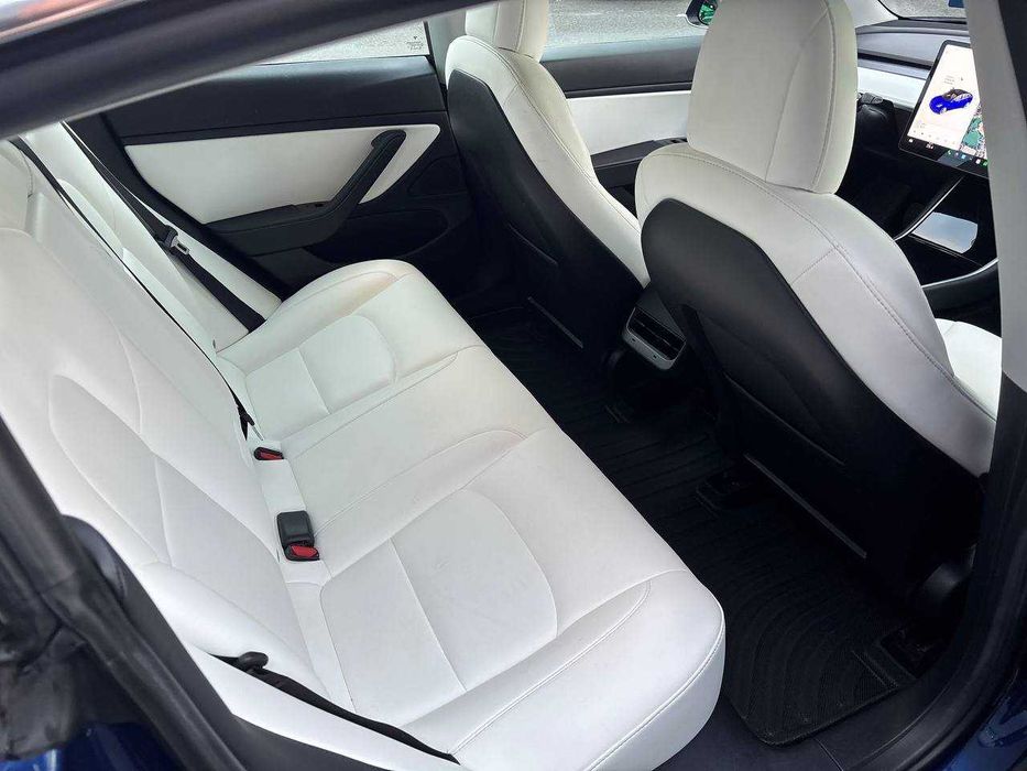 Продам Tesla Model 3 2020